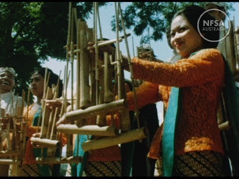 Angklung orchestra thumbnail image.