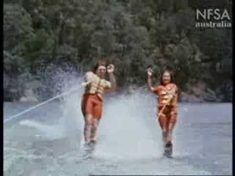 Water skiing thumbnail image.