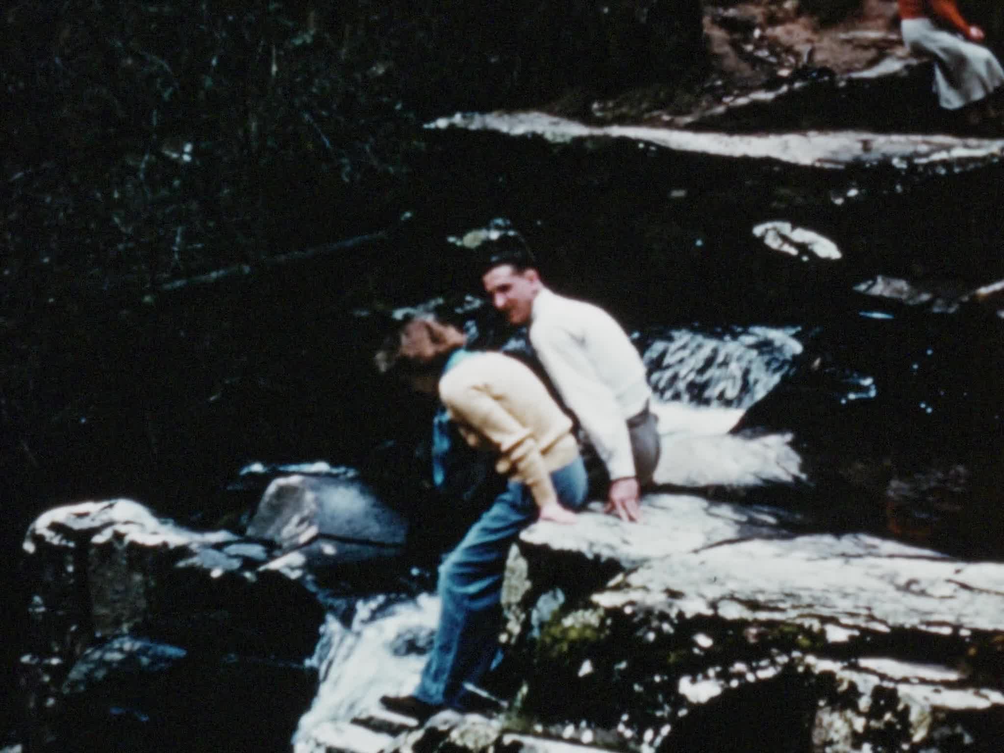 Seaside holiday thumbnail image.