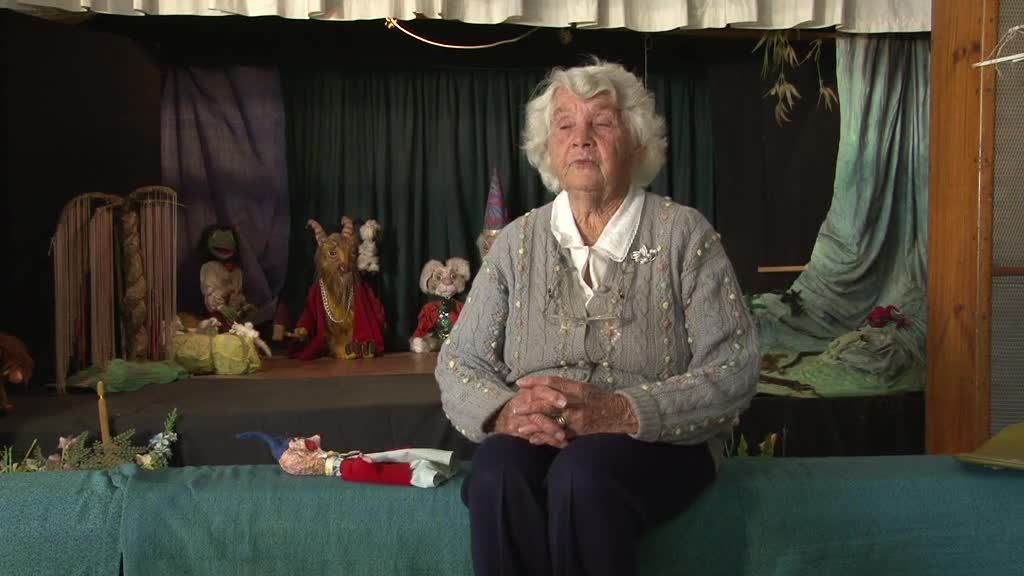 Rose Hill: life on a string thumbnail image.