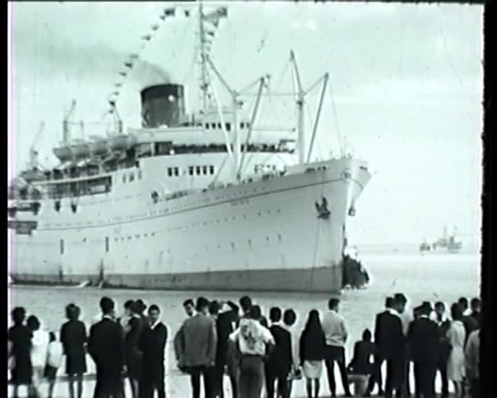 Australia: per forza e per amore thumbnail image.