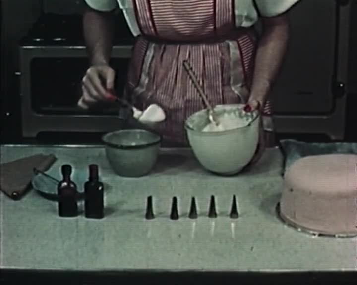 Professional Icing at Home thumbnail image.