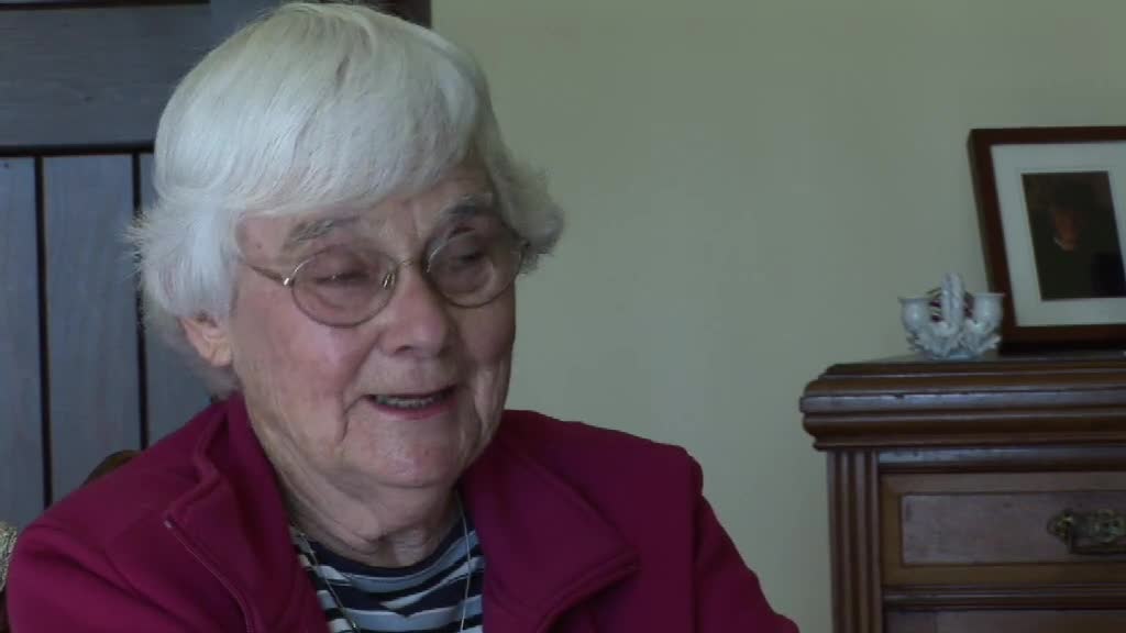 Looking Back thumbnail image.