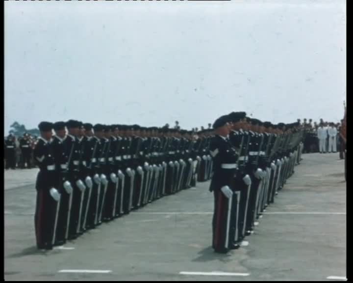 The Queen Mother at Essendon Airport thumbnail image.