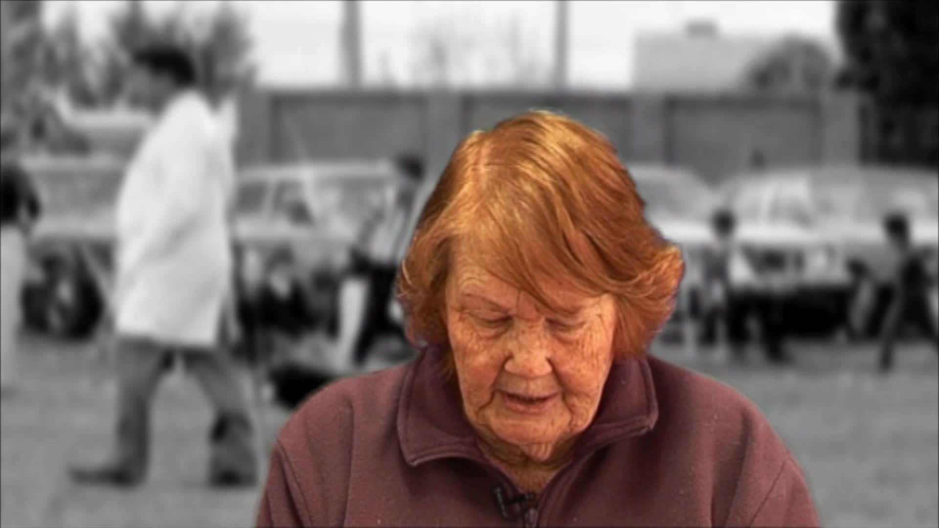 The goal umpire's assistant thumbnail image.