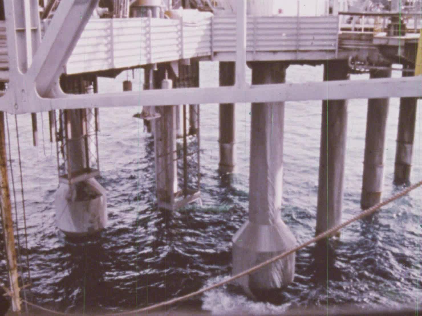 Digger rig thumbnail image.