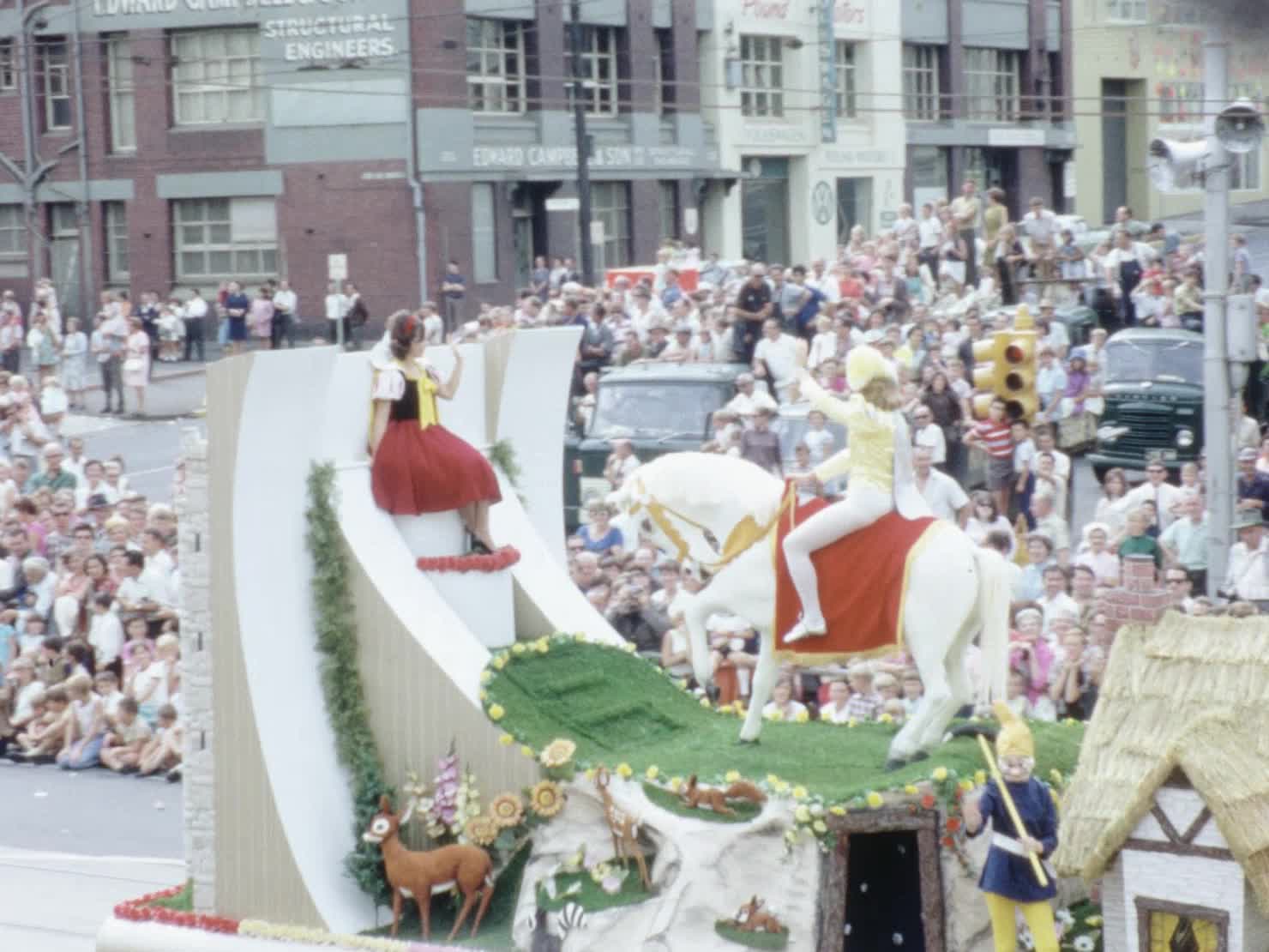'Moomba' Festival 1967 - 'Float parade' thru' the city. thumbnail image.