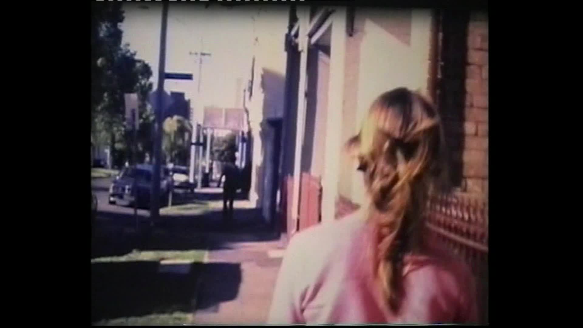 Red line thumbnail image.