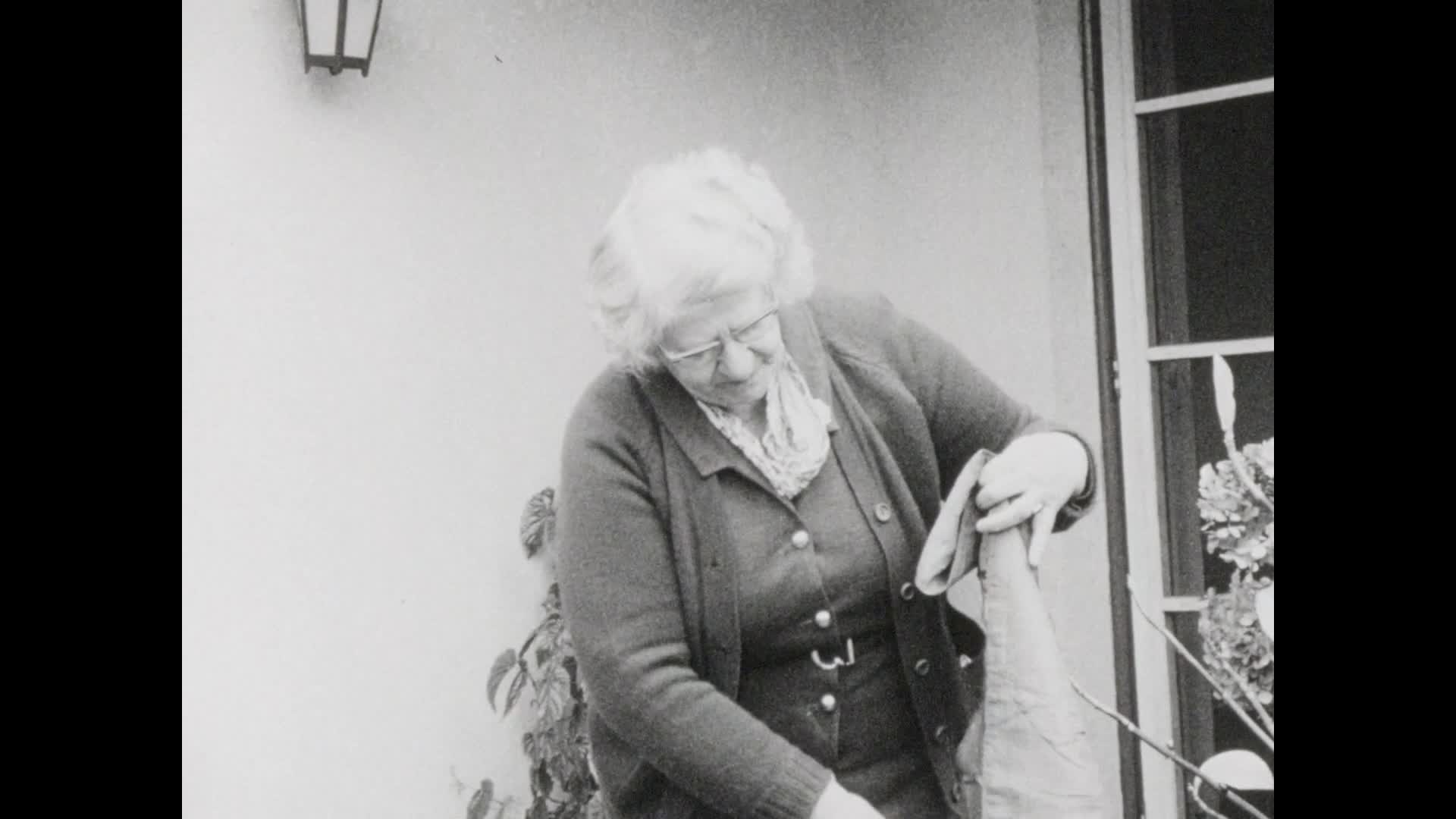 [Ned Kelly cummerbund] thumbnail image.