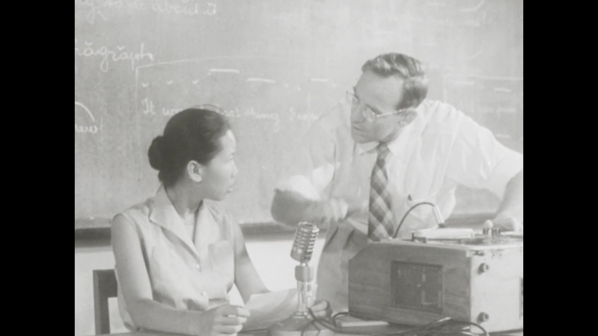 Summer school in Singapore thumbnail image.